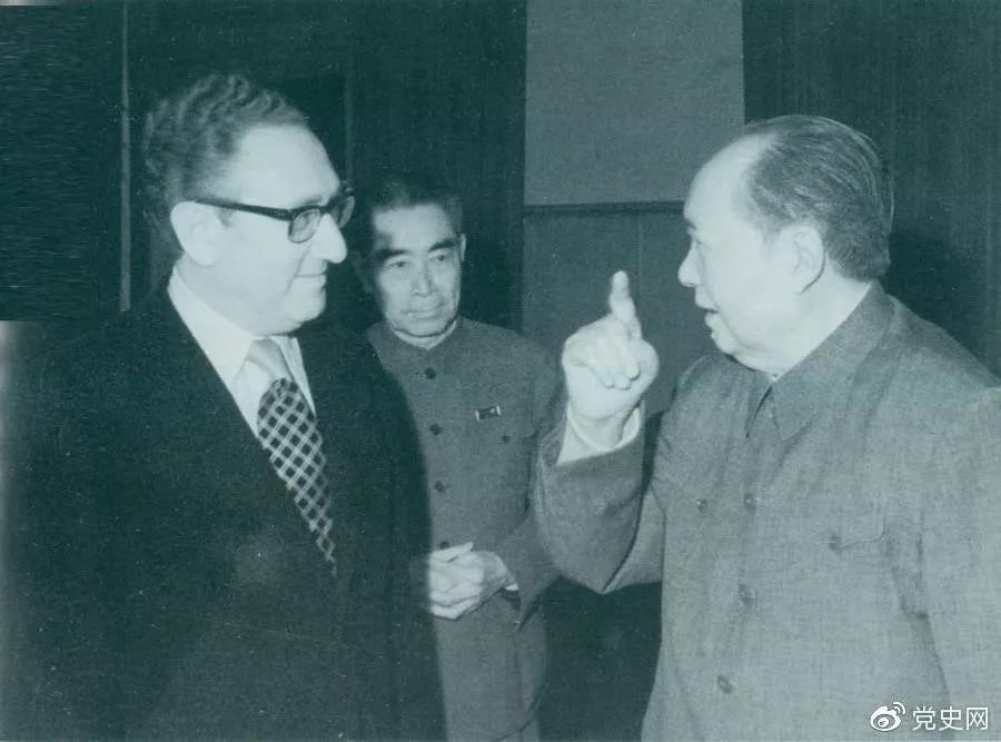 1973年2月17日，毛泽东在中南?；峒拦芡彻野踩挛裰砗嗬せ粮癫┦俊? width=