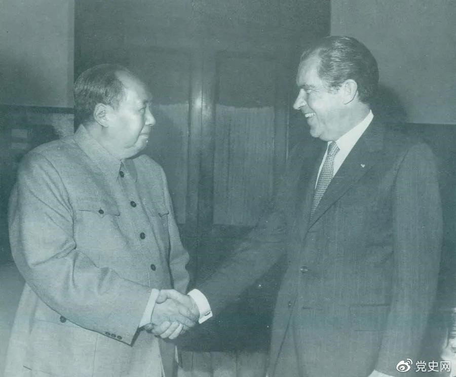 1972年2月21日，毛泽东主席会见美国总统理查德·尼克松。